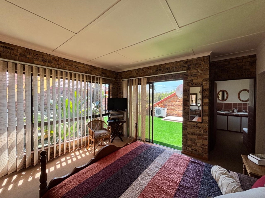 5 Bedroom Property for Sale in Heilige Akker North West